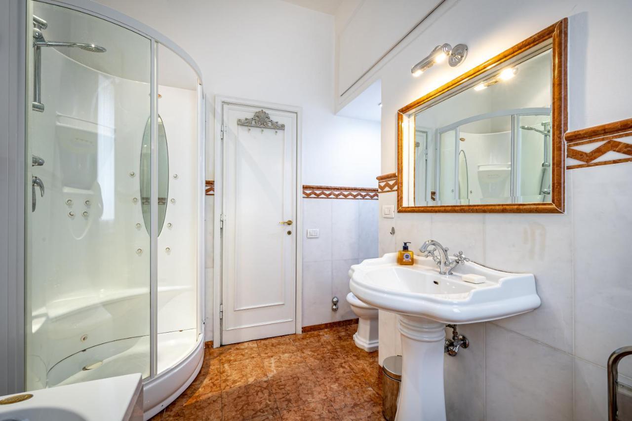 Yid D'Azeglio Luxury Apartment With Parking Floransa Dış mekan fotoğraf