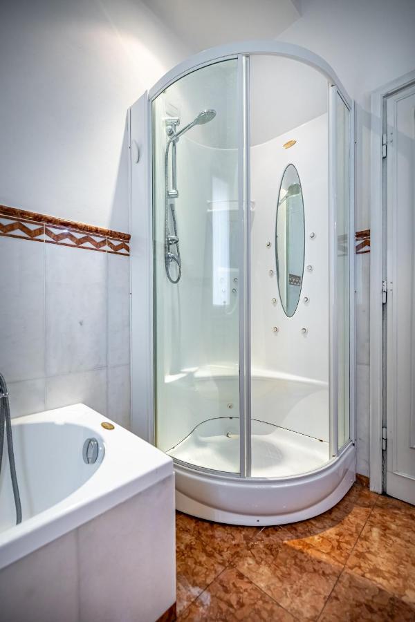 Yid D'Azeglio Luxury Apartment With Parking Floransa Dış mekan fotoğraf